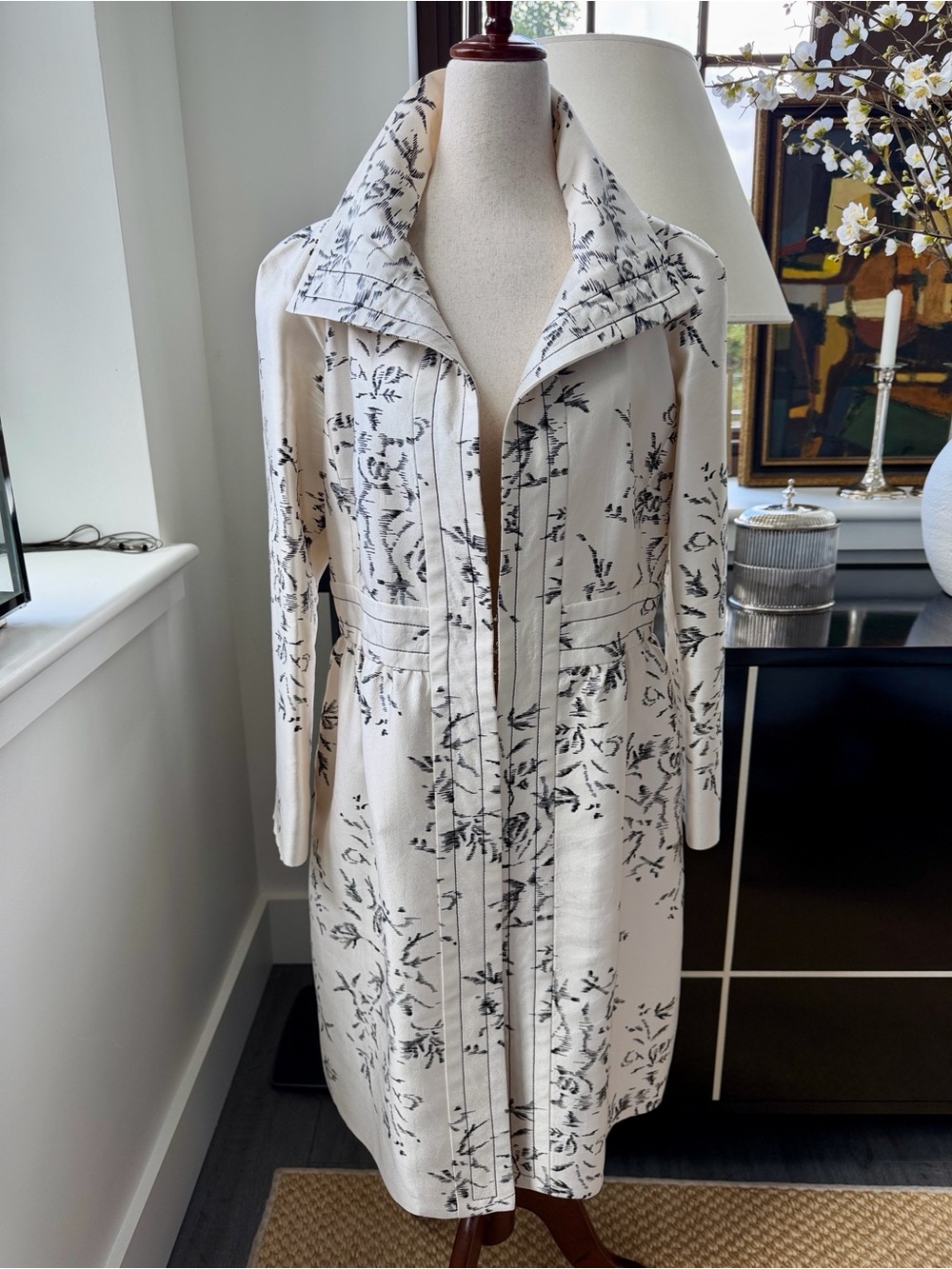 Tuleh Cream Silk Coat with Black Size 8